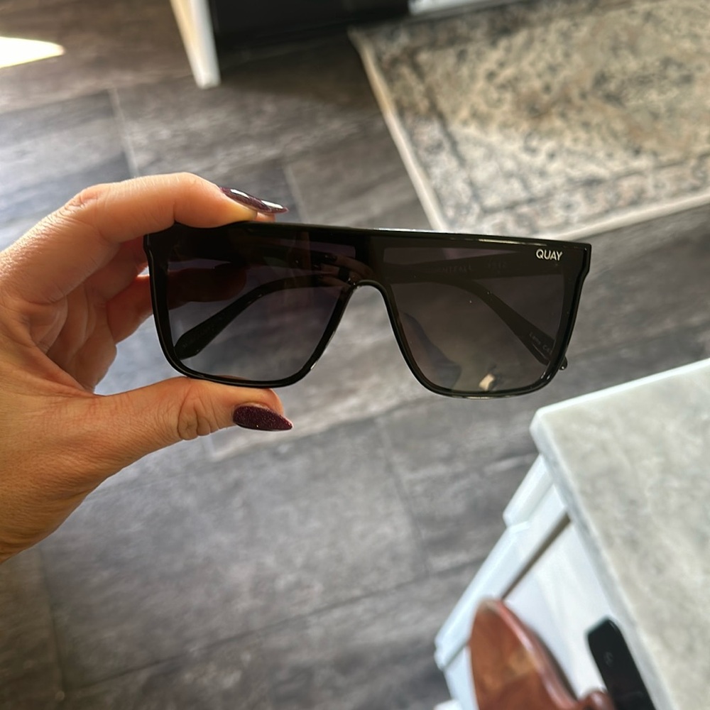 Quay women’s sunglasses nightfall